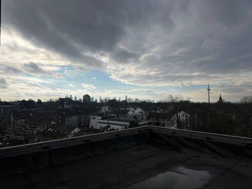 Aussicht Dachterrasse - 1 Zimmer Etagenwohnung in Frankfurt am Main