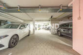 Tiefgaragenstellplatz mir Fahrradraum - 