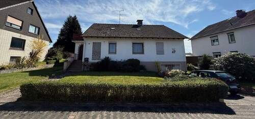 2 Hausansicht - 6 Zimmer Einfamilienhaus zum Kaufen in Kalefeld