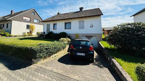 3 Hausansicht - 6 Zimmer Einfamilienhaus in Kalefeld