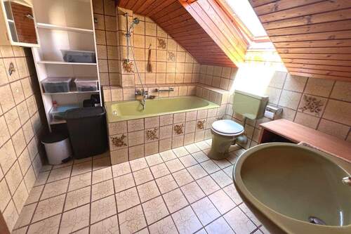 Badezimmer Dachgeschoss - 