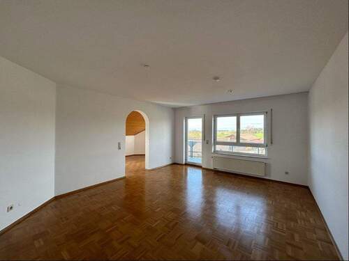 Wohnzimmer - 5 Zimmer Etagenwohnung zur Miete in Schopfloch