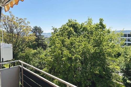 Blick vom Balkon - Etagenwohnung mit 59,50 m&sup2; in Stuttgart zum Kaufen