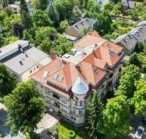 In bester Dahlemer Villenlage: 5-Zimmer-DG-Maisonette mit Südwest-Terrasse und Aufzug - Berlin