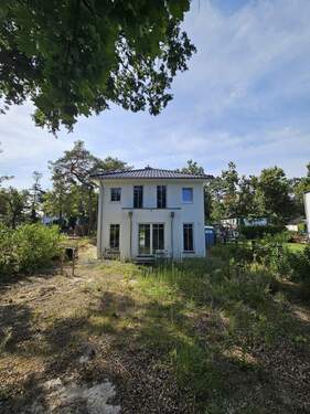 Front.jpg - Neubau Einfamilienhaus mit Garten und modernen Annehmlichkeiten