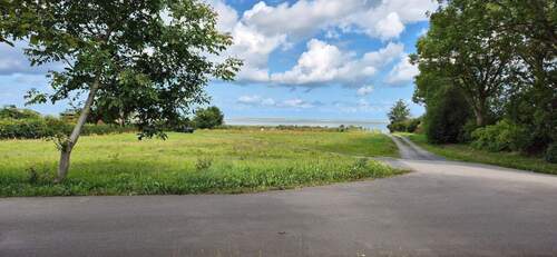 Meerblick vom Grundstück - +++PREISSENKUNG+++Die Ostsee in Sichtweite! Seltenes Baugrundstück mit Meerblick provisionsfrei zu verkaufen.