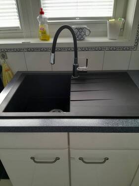 Nagelneue Spüle in der EBK - 