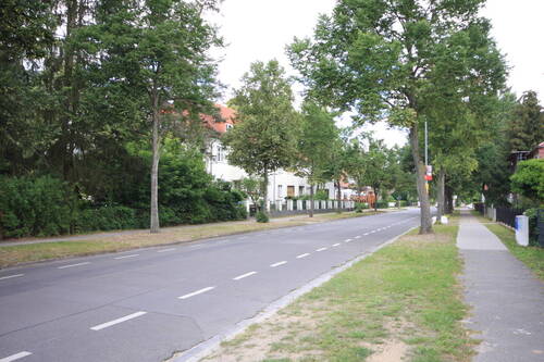 Straße - Mehrfamilienhaus, Wohnhaus mit 377,00 m&sup2; in Falkensee zum Kaufen