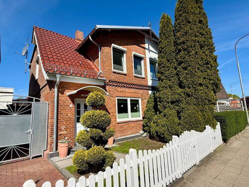 Hausansicht - Einziehen Ankommen Wohlfühlen!!!