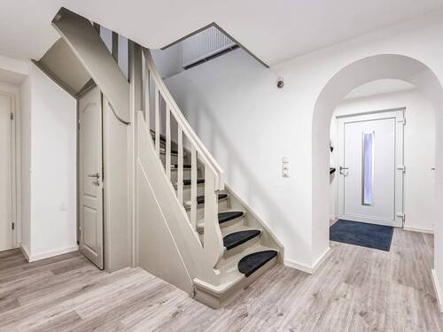 Hausflur mit Abstellkammer - 