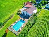 ...ist von grün umgeben - 5 Zimmer Einfamilienhaus in Rheinau