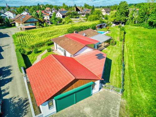 an Wiese und Bachlauf - Einfamilienhaus mit 216,00 m² in Rheinau zum Kaufen