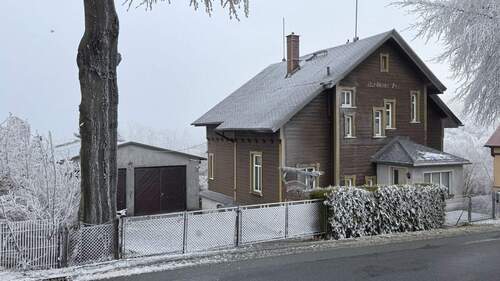 Straßenansicht - Historisches Objekt im Ortsteil Hain!