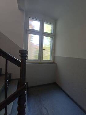 Treppenhaus mit Fenster - 