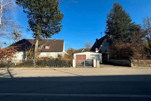 Titelbild - Baugrundstück mit genehmigten Vorbescheid für Dreispänner in Karlsfeld!