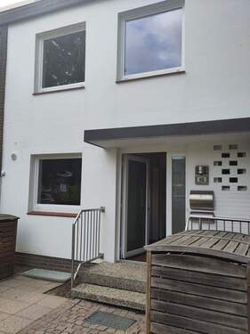 Hausansicht vorne - 5 Zimmer Reihenendhaus zum Kaufen in Geesthacht