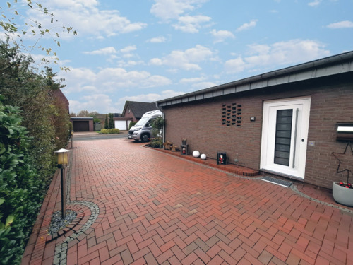 Auffahrt.png - 5 Zimmer Bungalow zum Kaufen in Brake