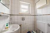 EG: Gäste-WC - 8 Zimmer Doppelhaushälfte in Neckarsulm