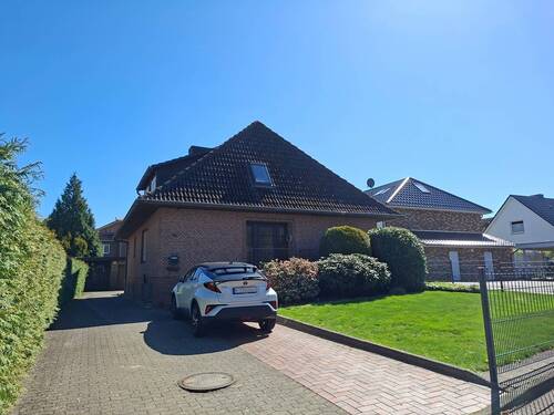 Ansicht - 7 Zimmer Mehrfamilienhaus, Wohnhaus zum Kaufen in Neu Wulmstorf