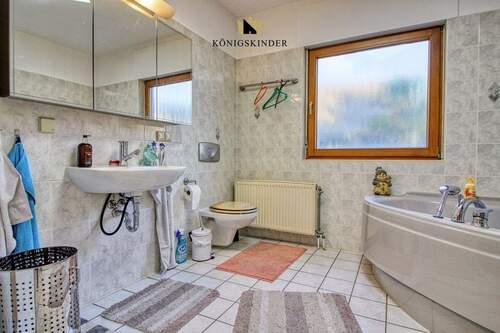  Bad mit Eckwanne - 