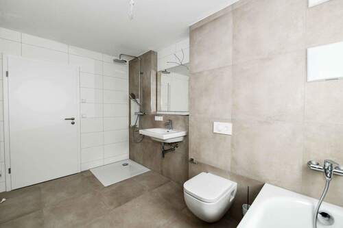 Bad - Etagenwohnung mit 98,10 m&sup2; in Remseck am Neckar zum Kaufen