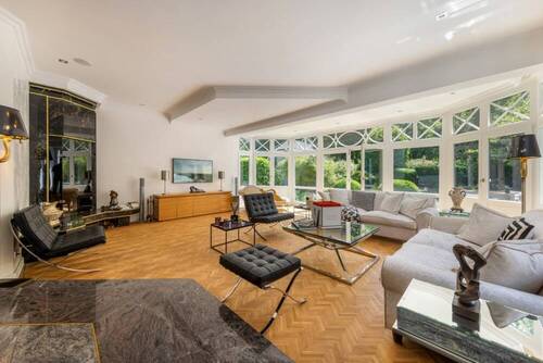 Erdgeschoss – Blickfang: der große Kamin - 