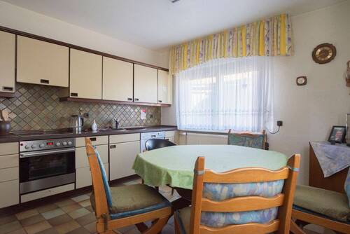 Wohnküche - 7 Zimmer Einfamilienhaus zum Kaufen in Hungen