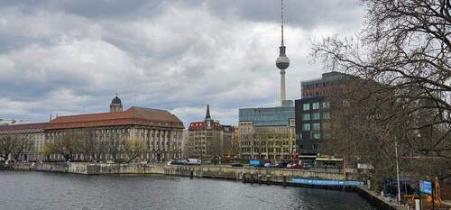20250603_091743 - Spree+PanoramaBlick,Balkon,3 Zi, FREI,Renov+Möbliert Berlin Mitte,nah Alexanderplatz