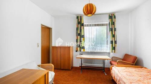 1. OG Schlafzimmer 1 1 - 