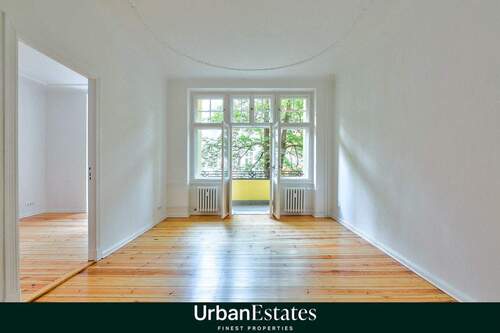 Wohnbereich - Stilvoller Altbautraum mit Balkon und Kachelofen