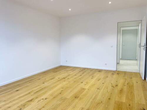 Wohnen/Schlafen - 1 Zimmer Etagenwohnung in Neu-Ulm / Ludwigsfeld