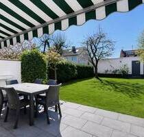 Reihenendhaus mit sonnigem Westgarten in ruhiger Wohnlage - Frankfurt am Main Nieder-Eschbach