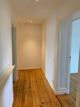 Flur - Etagenwohnung mit 81,50 m² in Berlin zum Kaufen