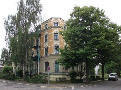 Hausansicht - 2 Zimmer Etagenwohnung zur Miete in Chemnitz