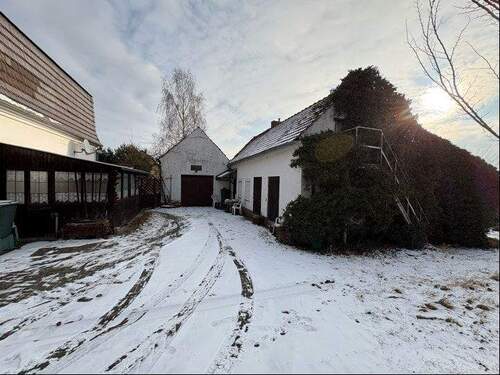 Blick auf NG und Garage - 