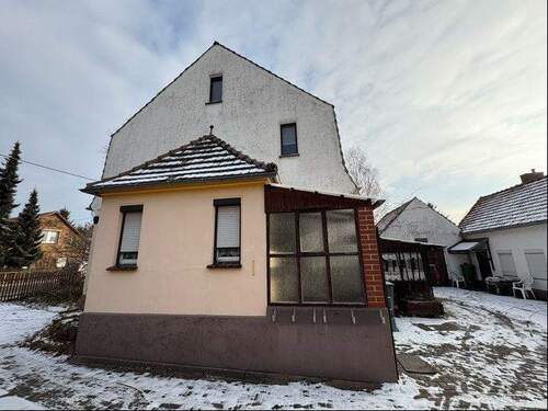 Seitenansicht Wohnhaus - 5 Zimmer Einfamilienhaus in Rietschen