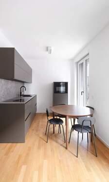 Küche und Essbereich - 2 Zimmer Etagenwohnung in Berlin