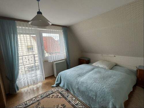 Kinderzimmer 2 mit Zugang zum Balkon - 