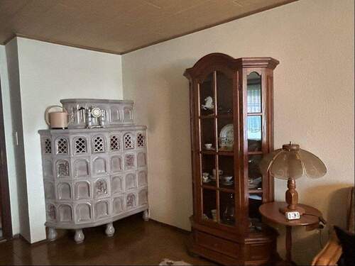 Wohnzimmer mit Kachelofen - 