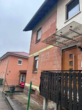 Eingangsbereich - 8 Zimmer Mehrfamilienhaus, Wohnhaus in Ortenberg