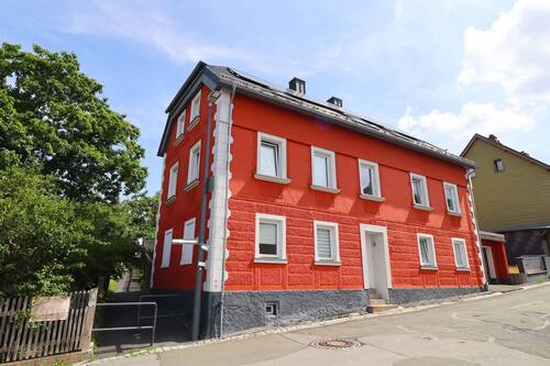 1.JPG - PREISSENKUNG!!!..toprenoviertes Haus mitten in Schwarzenbach...