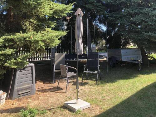 Garten neben Einfahrt - 