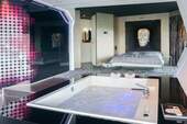 12 Schlafzimmer mit Jacuzzi-Badewanne Tag - 