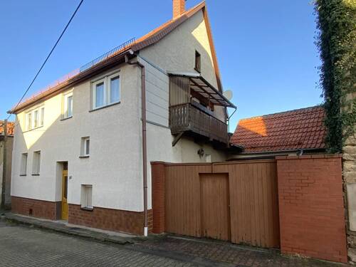 Hofeinfahrt - 6 Zimmer Einfamilienhaus in Kindelbrück