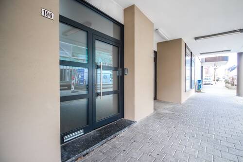 Wohn-/Geschäftshaus - 