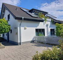 Multifunktionshaus - Einfamilienhaus mit PraxisBüro - Wohnen und Arbeiten unter einem Dach - Swisttal-Heimerzheim