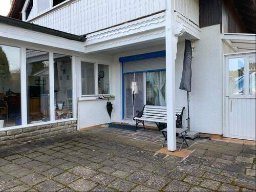 Terrasse - 9 Zimmer Mehrfamilienhaus, Wohnhaus in Dentlein