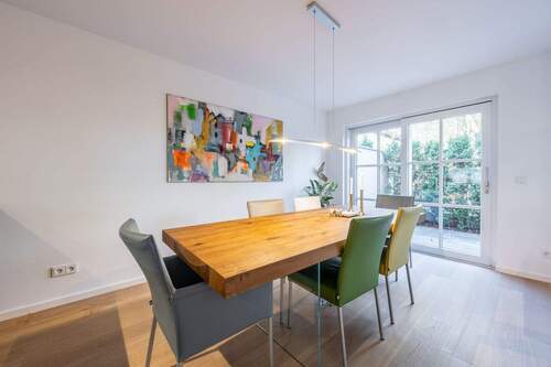 Esstisch - 5 Zimmer Etagenwohnung zum Kaufen in München