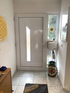 Eingangsbereich - 4 Zimmer Doppelhaushälfte in Forst