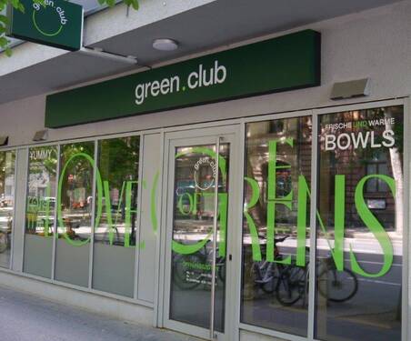 Haupteingang in zentraler Lage - 